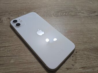 Iphone 11 128gb biely v super stave na displeji nieje ani je - 5