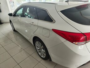 Hyundai i40 kombi 1.7 crdi AUTOMAT kúpené na SK - 5