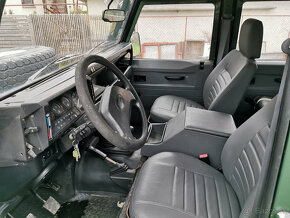 Land Rover Defender 130 - 5