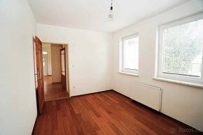 3 IZBOVÝ RODINNÝ DOM 82,5 M2 SO ZÁHRADKOU, A VEĽKOU GARÁŽOU - 5