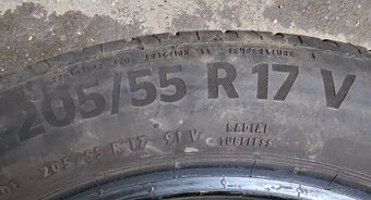 Continental 205/55R17 - 5