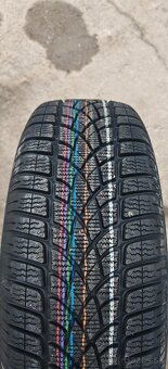 Plechové disky VW 5x120 a zimné Dunlop 215/60 R17C - 5