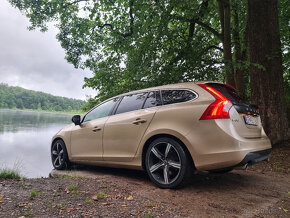 VOLVO V60 D5 AWD 151kW - 5