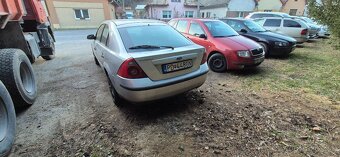 Predám ford mondeo 2004 2.l 96kw - 5