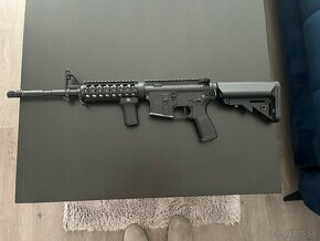 Na predaj airsoft M4 - 5