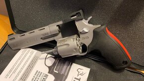 Revolver Raging Bull cal. 44 Mag. - 5