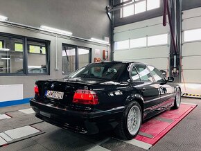 BMW Rad 7 740 i E38, Alcantara + originál fabrický M-Paket - 5