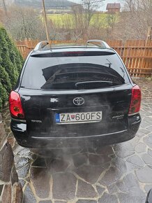 Predám Toyota Avensis2.0 D - 5