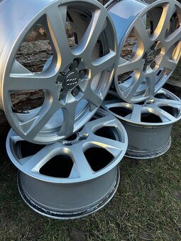 ORIGINÁL AUDI ALU DISKY R17, 5x112 - 5