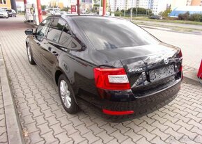 Škoda Octavia 2,0 TDi 110kW Ambiente nafta manuál 110 kw - 5