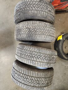 Predám zimné pneumatiky dunlop 225/45r17 - 5