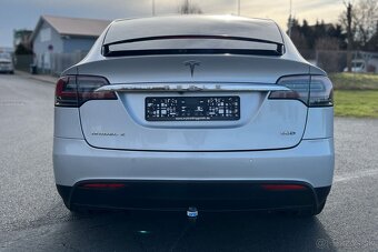 Tesla Model X - 5