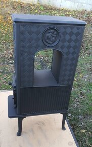 Liatinové kachle Jotul F 606  čierný lak - 5