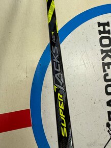 UPLNE NOVA PROFI HOKEJKA CCM SUPERTACKS AS4 - 5