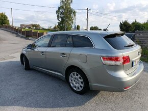 Predám Toyota Avensis T27, 93kW - 5