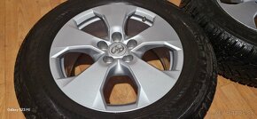 Predám zimný komplet Toyota 5x114,3 pneu Nokian 225/65/R17 - 5