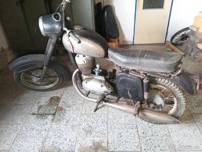 Jawa 250 - 5