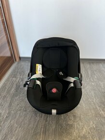 Britax Römer Baby-Safe 3 i-Size so základňou Flex Base 5Z - 5