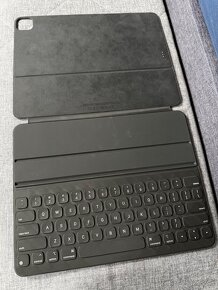 Predám klávesnicu pre Apple ipad 12,9" Smart Keyboard Folio - 5