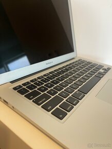 Apple MacBook Air 13 ( early 2015 ) 8gb - 5