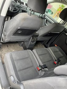 VW Touran 2,0 TDI - 5