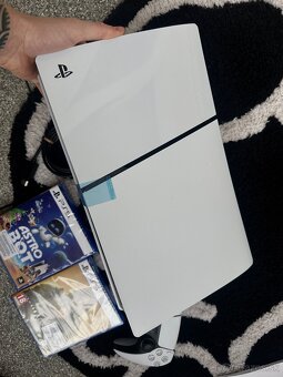 PlayStation 5 Slim - 5