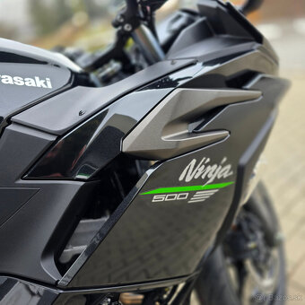 Kawasaki Ninja 500 čierna 2024 - 5