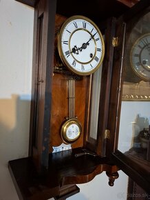 Predám funkčné nástenné hodiny KIENZLE Altdeutsche 1880 polb - 5