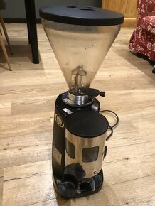 Profesionálny mlynček na kávu MAZZER SUPER JOLLY AUT - 5