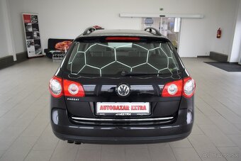 Volkswagen Passat 2,0 TDi,DSG,Xenony,PARROT,šíbr - 5