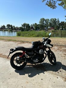 Moto Guzzi V7 Stone Special Edition 49kW - 5