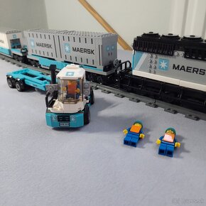 LEGO Creator Maersk Train 10219 - 5