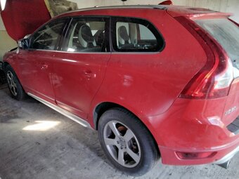 Predám havarované Volvo xc60 - 5