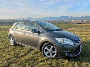 Toyota Auris 66kw Manuál - 5