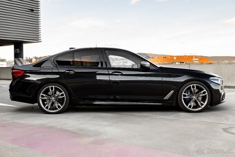 BMW M550i xDrive - 5