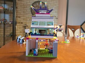 LEGO FRIENDS VELKY ZAVOD 41352 - 5