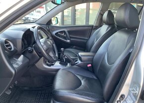 Toyota Rav4 2.2 D-4D 4x4 KŮŽE KAMERA NAVI nafta manuál - 5