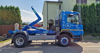 MERCEDES ATEGO 1518 hákový nosič kontajnerov - 5