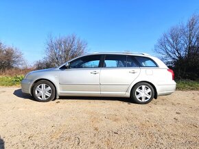 Toyota Avensis Combi 2.0 benzín - 5