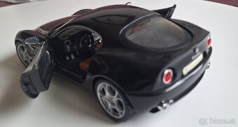 Alfa Romeo 8C - 5