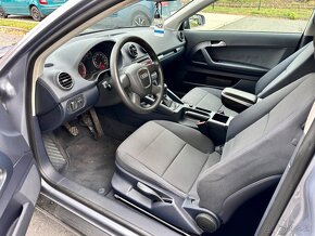 Audi A3 1,6 MPi - Digitální klimatizace - 5