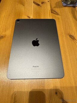 Predám Apple iPad Air 5 s M1(2022) 64 GB Wi-Fi vesmírne sivý - 5