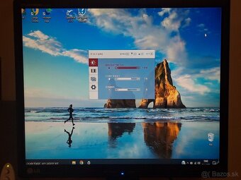 Monitor na pocitac LG - 5