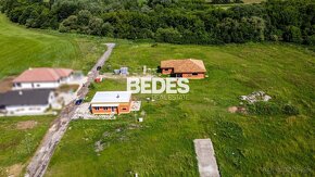 BEDES | Rovinaté pozemky na okraji obce s inž. sieťami - 5