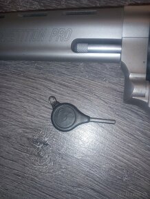 Predám revolver Taurus 357 Magnum - 5