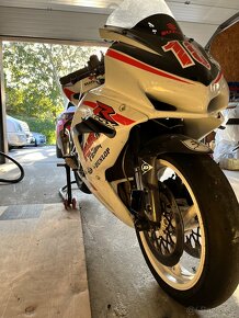 Suzuki gsxr750 k9 - 5