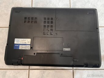 Asus 17,3" 2x šachta HDD - AMD -  4GB RAM - 500GB HDD - 5