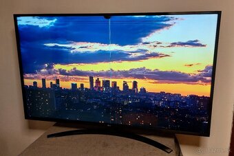 LG 55" 4K UHD Smart TV (LG 55UM7450PLA) - 5