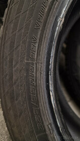 Yokohama W.Drive V905 225/55 R19 99V XL - 5