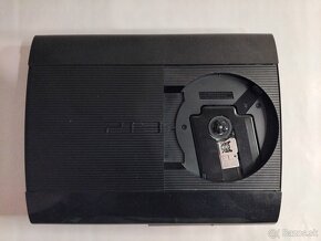 PS3 Super Slim 500GB + 2 ovládače + 4 hry - Skvelý stav - 5